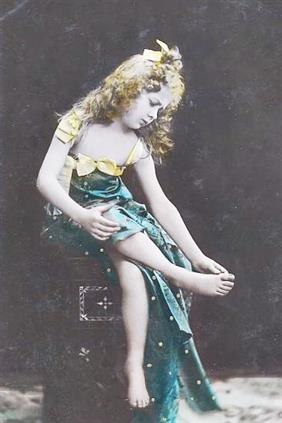 vintage-photos-victorian-children-1905ackingfeet